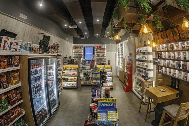 Instalaciones comerciales para estancos. Proyecto realizado para un estanco en Úbeda